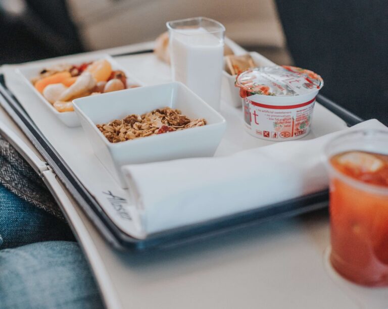 tray of gluten free airplane food