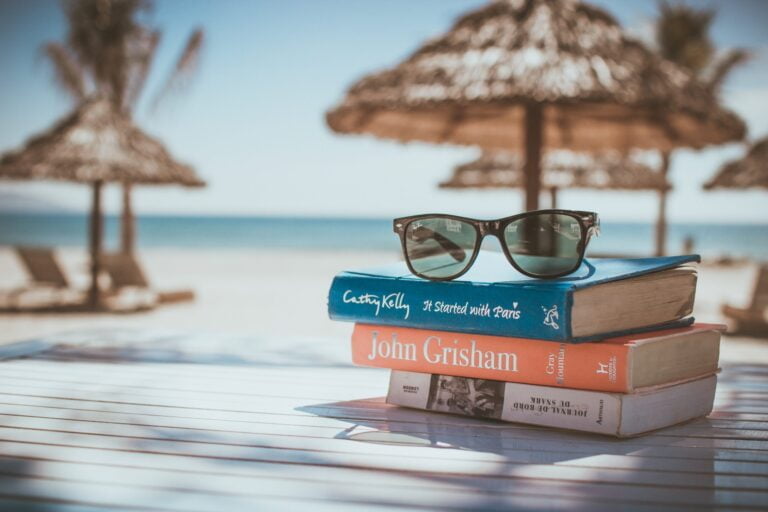 20 Amazing Things to Do in Cabo San Lucas; : books on a beach